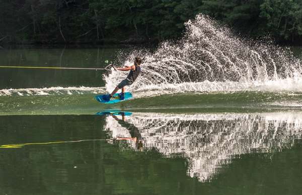 2016-A22_wakeboarding-rider_lowres