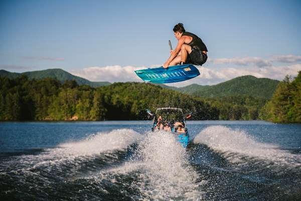 Axis-T23-Wakeboarding